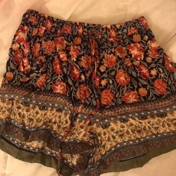 floral flowy shorts - Picture 1 of 3